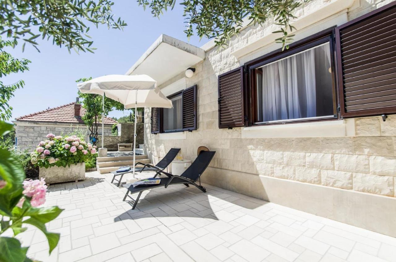 Holiday Home Villa Spilla Selca  エクステリア 写真