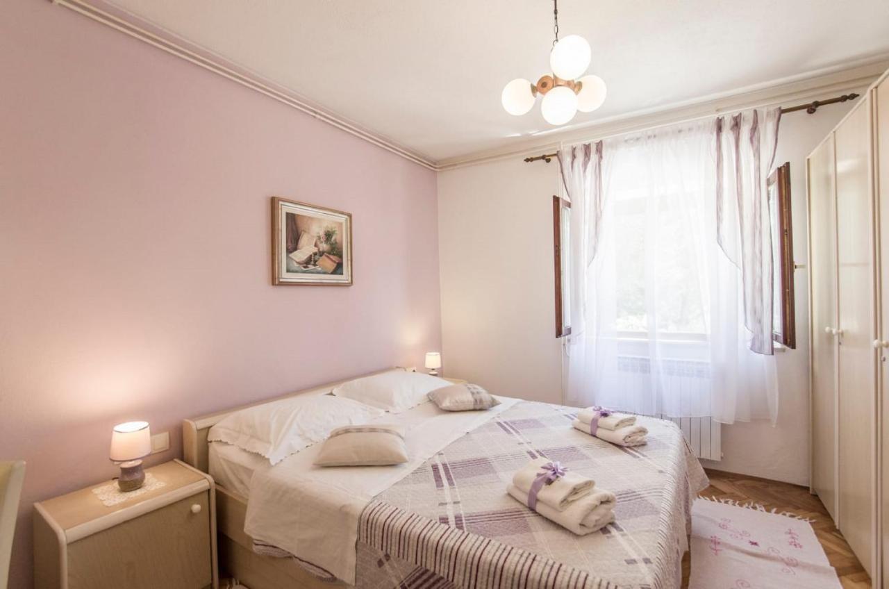 Holiday Home Villa Spilla Selca  エクステリア 写真